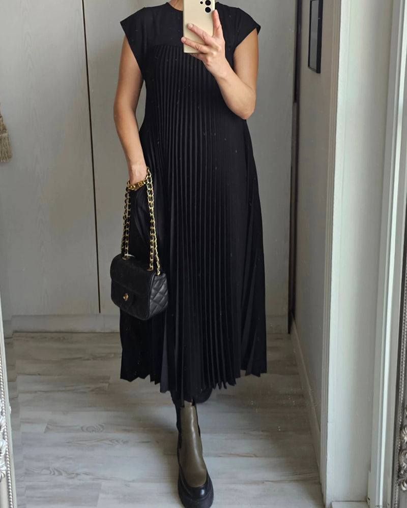 Valeria Elegance – Pleated Dress
