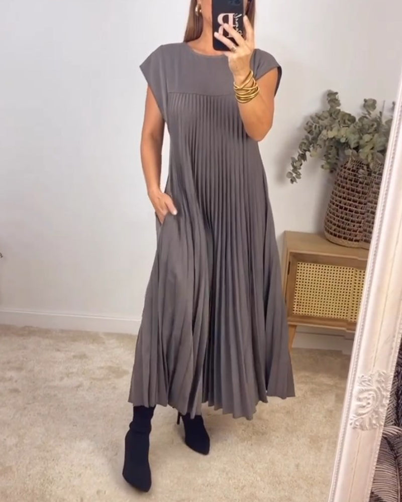 Valeria Elegance – Pleated Dress