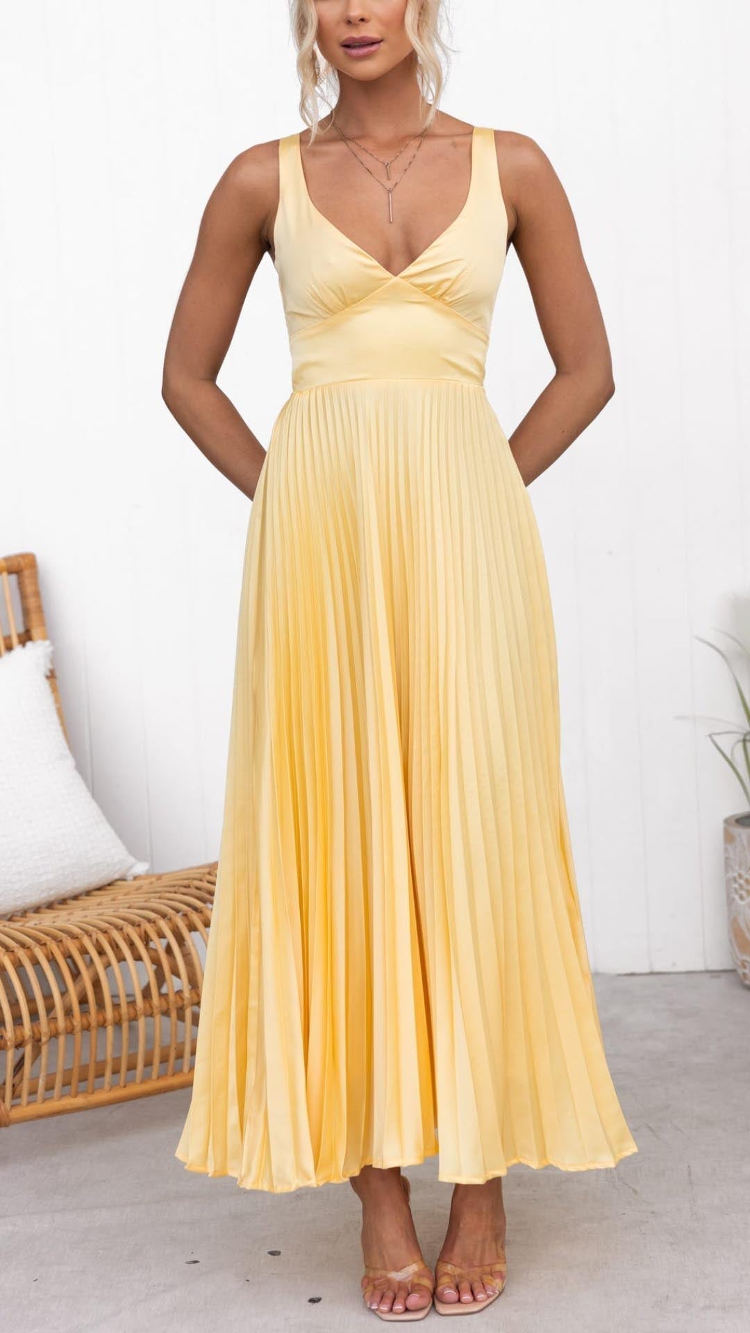 Alva™ | Pleated Midi Dress with V-Neck