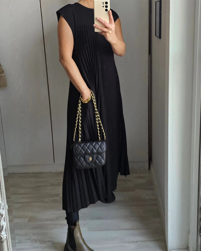 Valeria Elegance – Pleated Dress