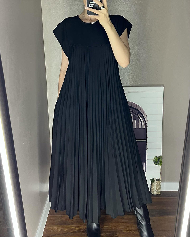 Valeria Elegance – Pleated Dress
